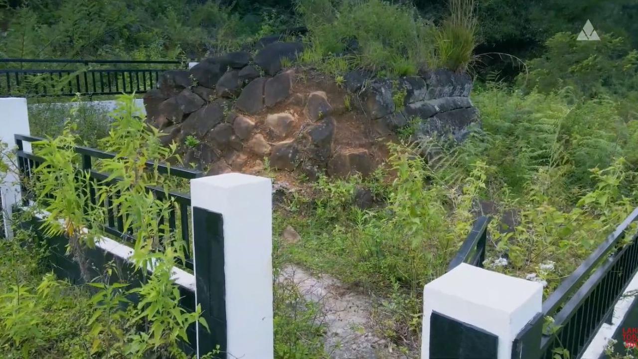 Batu yang Tersambar Petir