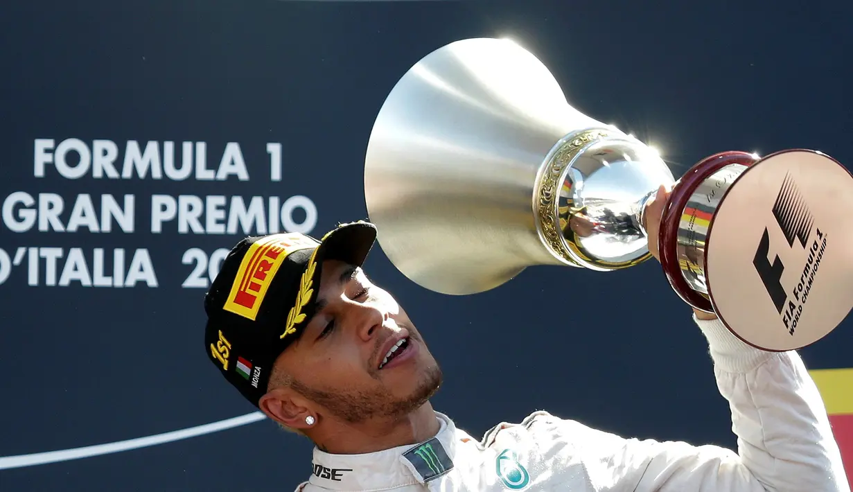 Lewis Hamilton kembali menjadi juara F1GP Seri Italia di Sirkuit Monza, Minggu (6/9/2015). (Reuters/Max Rossi)