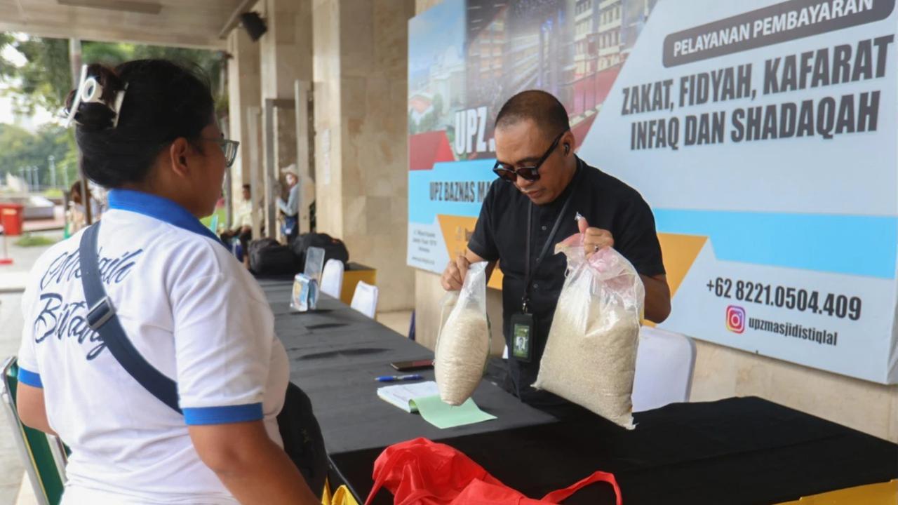 FOTO: Pembayaran Zakat Fitrah Jelang Hari Raya Idul Fitri di Masjid Istiqlal