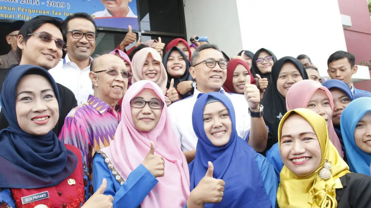 Ketua MPR Zulkifli Hasan menyambangi Universitas Paradaban Bumiayu, Brebes, Jawa Tengah, dalam rangka sosialisasi Empat Pilar