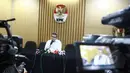 Plt Wakil Ketua KPK, Johan Budi saat memberikan keterangan pers terkait Suryadharma Ali di gedung KPK, Jakarta, Rabu (8/4/2015). KPK akan memanggil SDA kembali pasca ditolaknya tuntutan Praperadilan di PN Jaksel (Liputan6.com/Helmi Afandi)