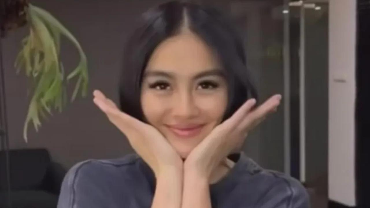 Potret Terbaru Agnez Mo Ubah Gaya Rambut Jadi Pendek Hitam, Heboh Disebut Mirip Banget Denada