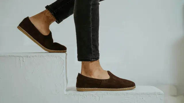 suede flat shoes (credit: pexels/Alp Yıldızlar)
