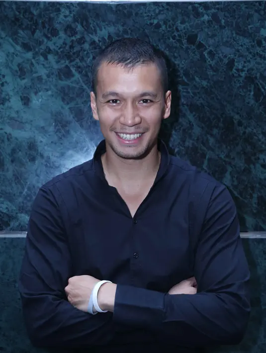 Hubungannya dengan Nikita Mirzani juga diduga menjadi salah satu penyebab gonjang ganjing rumah tangganya. Namun Nikita membantahnya. (Nurwahyunan/Bintang.com)