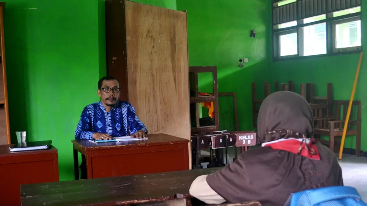 Siswa penghayat kepercayaan belajar di ruang perpustakaan dan UKS. (Foto: Liputan6.com/Muhamad Ridlo)