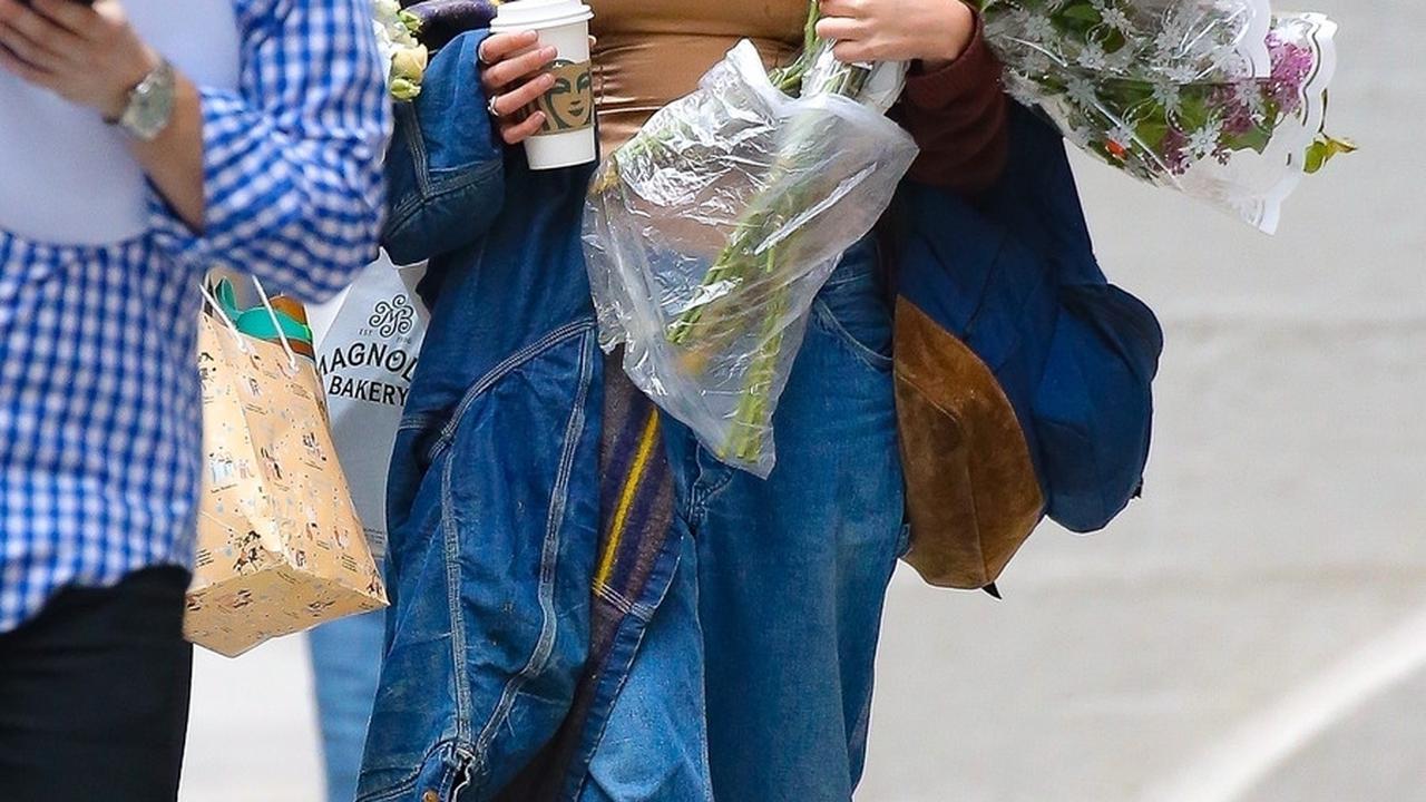 Dalam salah satu fotonya yang diambil saat merayakan ulang tahun ke-18 pada April lalu, Suri Cruise tampak bersinar dengan outfit stylish yang dikenakannya.