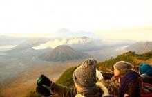 Ramai-ramai abadikan keindahan panorama Bromo yang eksotis
