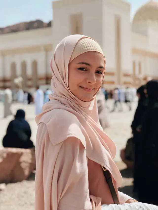 6 Potret Aktris Muda Blasteran saat Pakai Hijab, Tuai Pujian