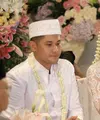Pesinetron Puadin Redi dan Ryana Dea resmi menjadi sepasang suami istri. Meski Puadin sempat mengulang, akhirnya pasangan ini resmi menjadi suami istri tepat pukul 16.30 WIB. (Galih W. Satria/Bintang.com)