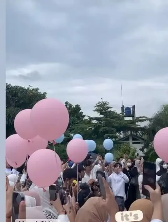 <p>[Instagram Story/hennyyrahman]</p>