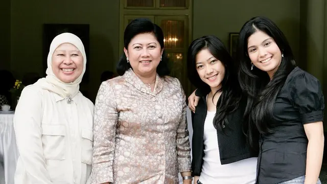 Adu Gaya Anggun Berkelas Annisa Pohan dan Aliya Rajasa, Mantu SBY yang Selalu Tampil Kompak