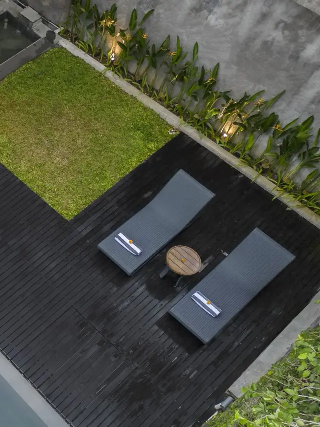 Potret Teras Vila Nana Mirdad di Bali