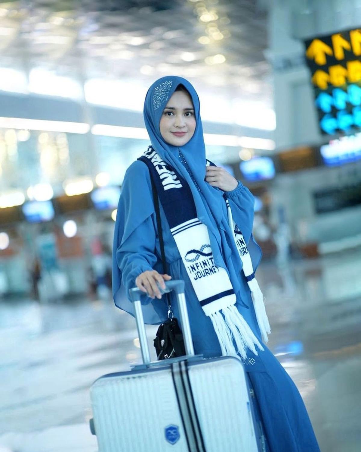 9 Potret Michelle Ziudith Berpenampilan Syar'i saat Umrah, Makin Sukses Berkat Ipar Adalah Maut