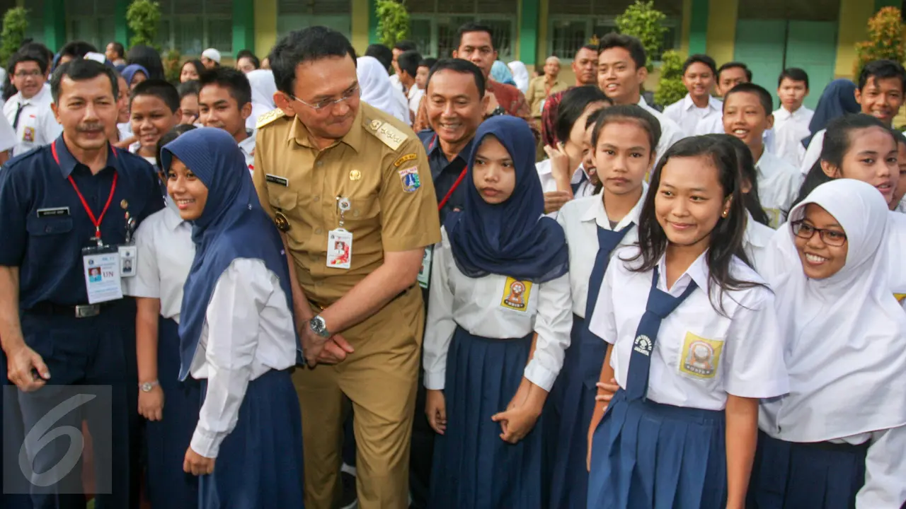 20160509-Ahok Blusukan Cek Kesiapan UN SMP di Jakarta-Jakarta