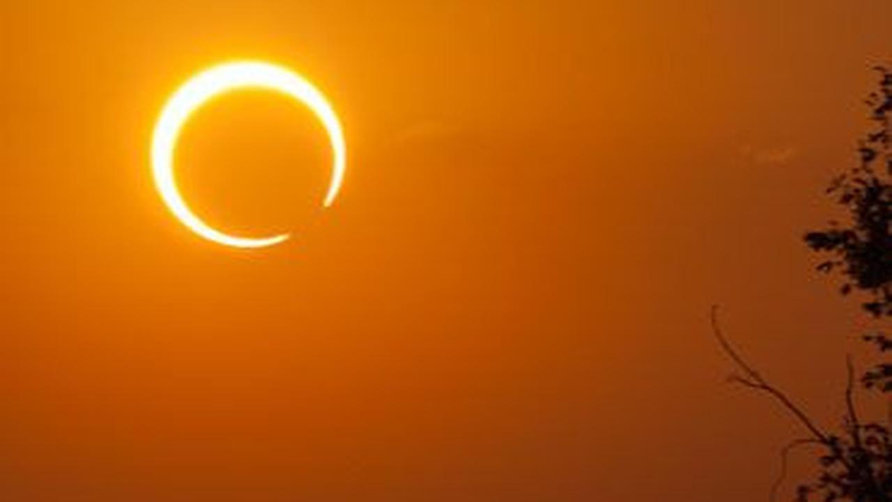 <b>Gerhana Bulan Penumbra dan Gerhana Matahari Parsial </b>