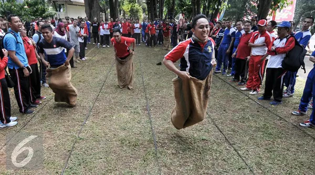 Ragam Lomba 17 Agustus Ibu-Ibu yang Penuh Gelak Tawa, Bikin Acara Semakin Meriah
