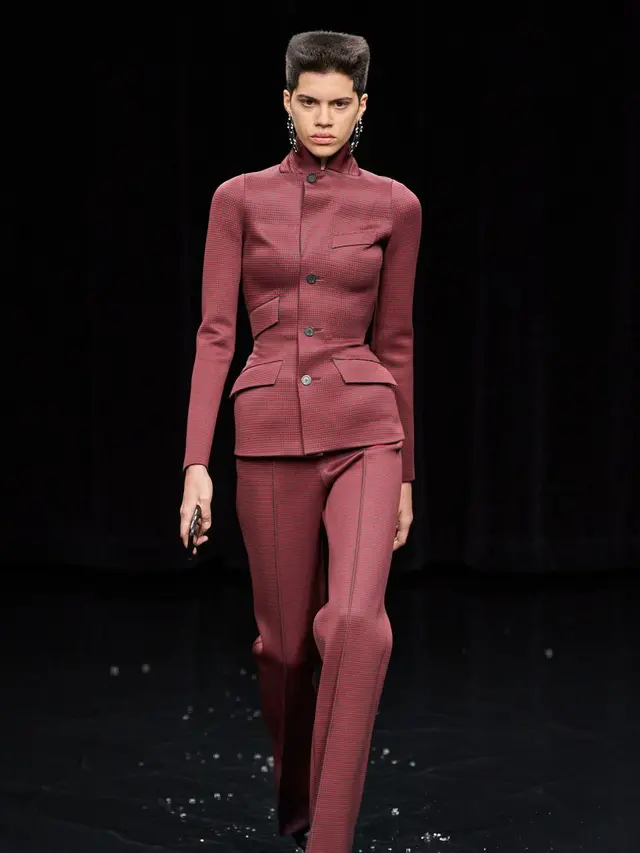 Inspirasi tampilan power dressing