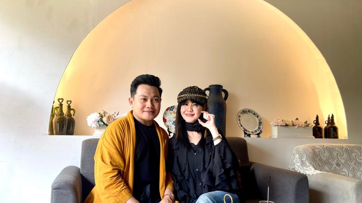 Achin Lamba Lancarkan Resto, Dapat Sokongan Selebriti