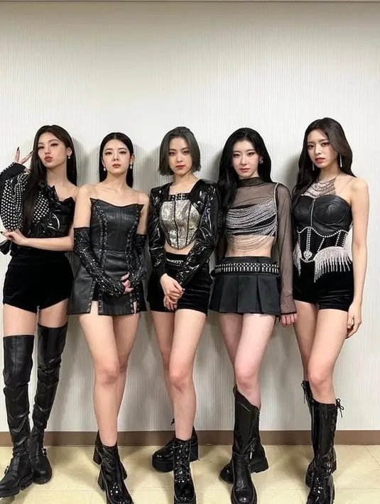 Dalam comeback mini album Cheshire, ITZY tuai pujian dengan gaya baru mereka. [Foto:  instagram.com/itzy.all.in.us/mag]
