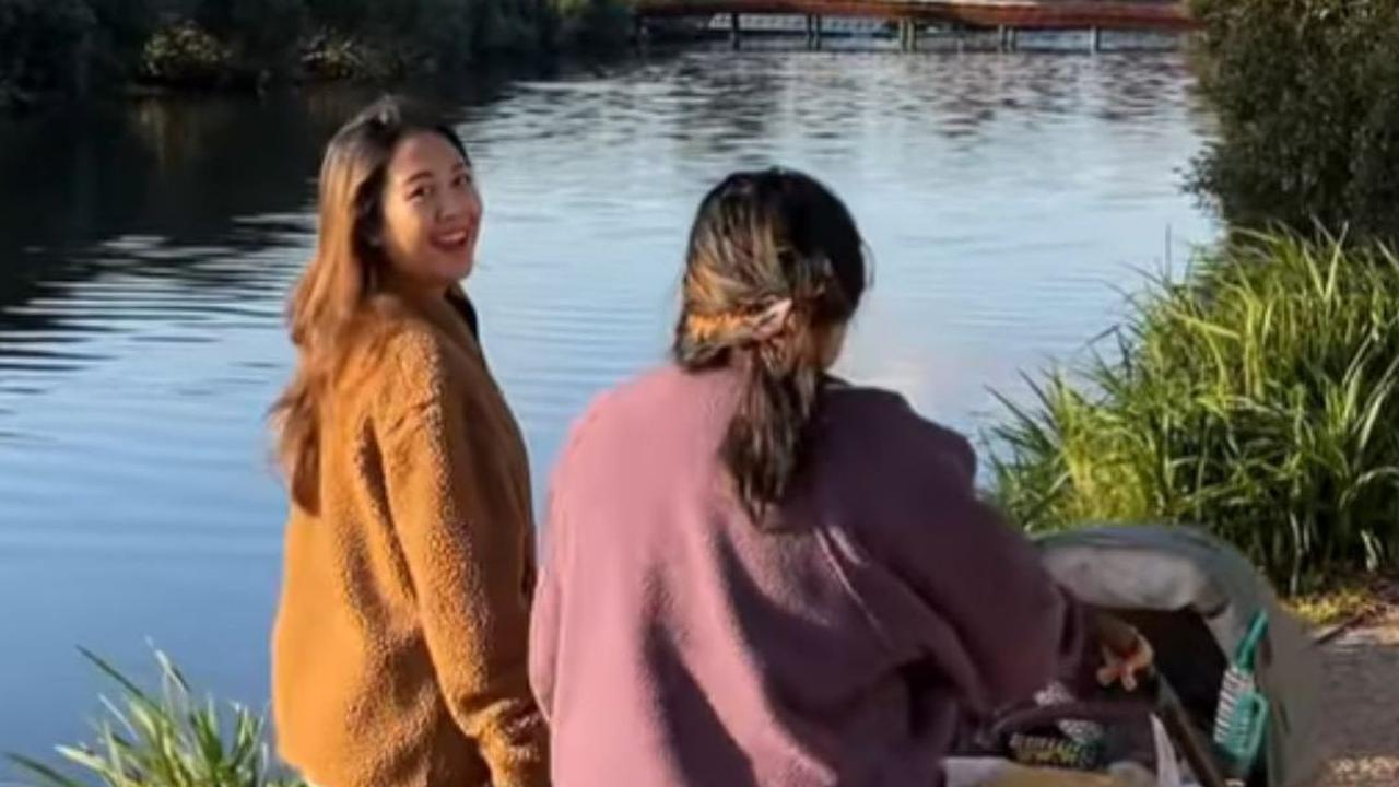 Ceria di Pinggir Danau