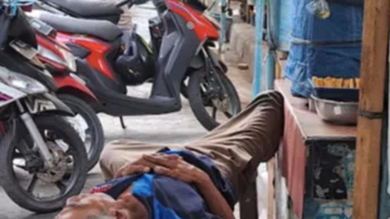 Tidur Bergiliran di Rumah
