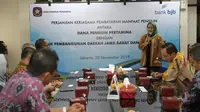 Direktur Konsumer & Ritel bank bjb Suartini saat memberikan sambutannya dalam acara penandatanganan Memorandum of Understanding (MoU) antara bank bjb dan Dana Pensiun Pertamina yang bertempat di Kantor Dana Pensiun Pertamina, Jakarta (20/11).