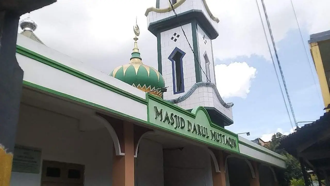 Masjid Darul Muttaqin Makassar laksanakan Salat Idul Adha dua kali (Liputan6.com/Fauzan)