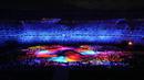Para atlet tiba saat upacara penutupan Olimpiade Tokyo 2020 di Stadion Olimpiade, Tokyo, Jepang, Minggu (8/8/2021). Olimpiade Tokyo 2020 resmi ditutup. (AP Photo/Lee Jin-man)