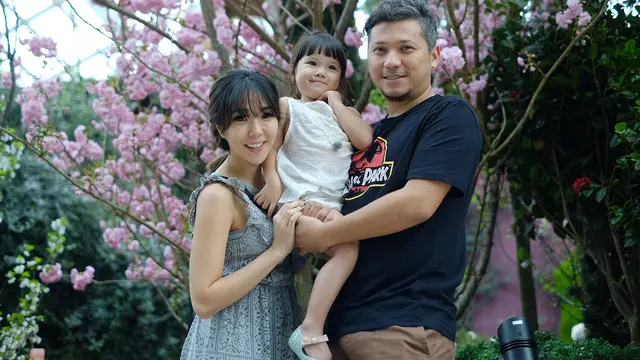 [Bintang] Ibu Muda yang Imut