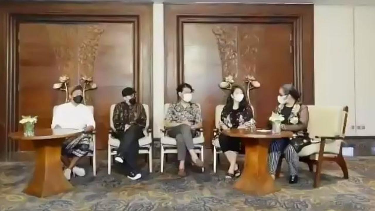 Kolaborasi 3 Desainer Lintas Genre Indonesia Lahirkan Instalasi Lampu Dewa Nawa Sanga