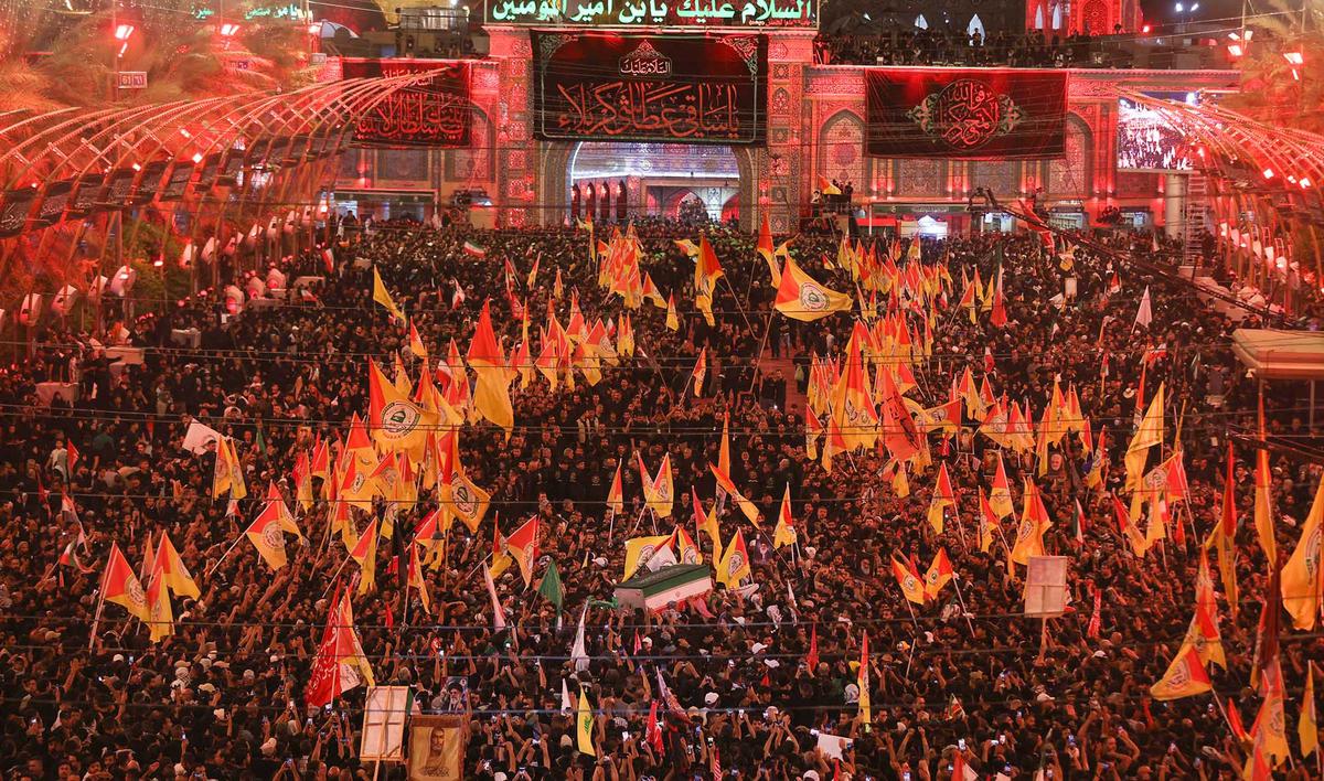 Jutaan Pelayat Iringi Perjalanan Terakhir Ali Khamenei