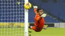 4. Robert Sanchez (Brighton and Hove Albion). Kiper asal Spanyol ini mulai bergabung dengan Brighton and Hove Albion pada awal musim 2020/2021 setelah sebelumnya bermain untuk Rochdale. (AFP/Andrew Boyers/Pool)