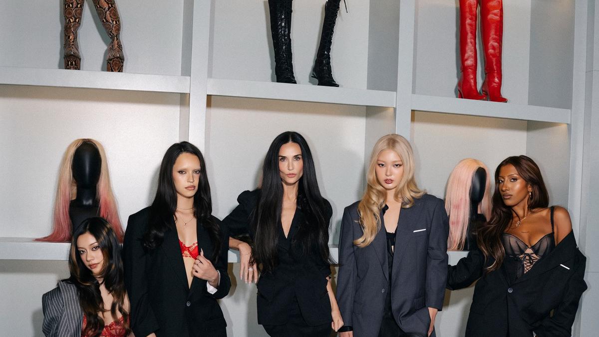 Demi Moore Tampil Bak Bestie KATSEYE di MV Animal, Pesona Awet Muda di Usia 63 Tahun Tuai Pujian