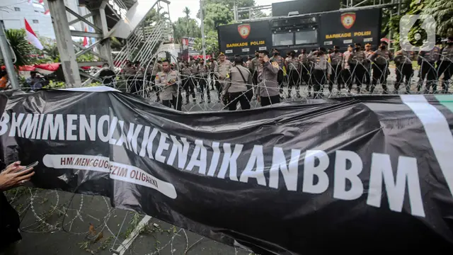 Aksi HMI Tolak Kenaikan BBM