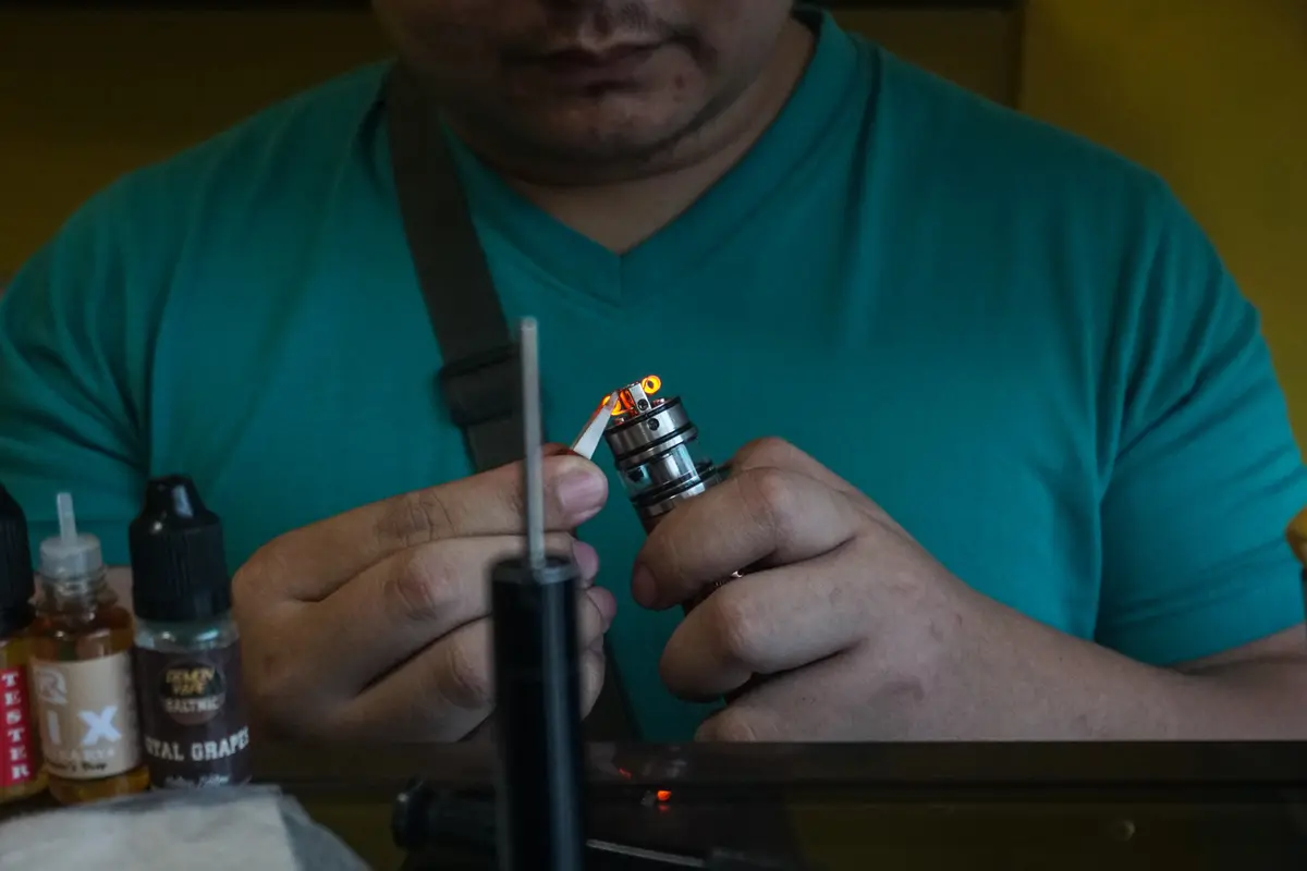 Filipina Akan Tangkap Pengguna Rokok Elektrik