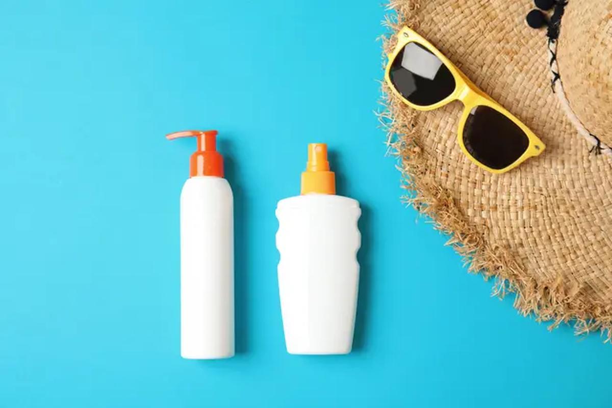 Ilustrasi sunscreen. (c) NewAfrica/Depositphotos.com