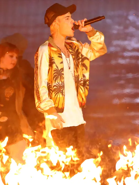 Justin dan Casey terlibat perang dingin dan mereka kerap melontarkan sindiran halus lewat akun twitter. (AFP/Bintang.com)