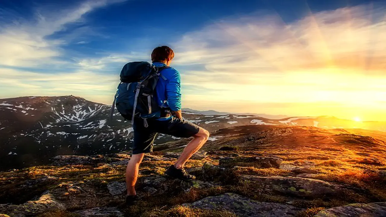 Ilustrasi Backpacking