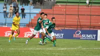 PSMS Medan harus puas bermain imbang 2-2 kontra Sriwijaya FC pada laga lanjutan Grup 1 Pegadaian Liga 2 musim ini di Stadion Teladan, Medan, Senin (23/10/2023) sore WIB. (Bola.com/Nandang Permana)