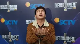 Aldi Taher Bernostalgia di Infotainment Awards 2026, Akui Bukan Apa-Apa Tanpa Wartawan