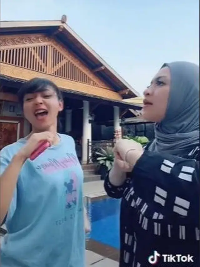Diduga Jadi Orang Ketiga, Ini 6 Potret Kebersamaan Riesca Rossianna dan Nathalie Holscher