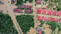 Ilustrasi bencana banjir. (Foto oleh Pok Rie: https://www.pexels.com/id-id/foto/kota-alam-air-desa-6471946/)