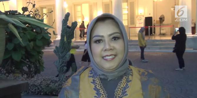 VIDEO: Busana dari Anna Mariana Turut Meriahkan Jakarnaval 2018