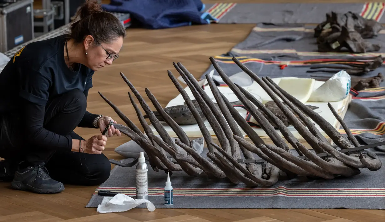 Rumah lelang Koller memperkirakan bahwa patung ini akan terjual antara enam hingga delapan juta franc Swiss ($6,5-8,7 juta) atau sekitar Rp 98 hingga Rp131 miliar. (Photo by ARND WIEGMANN / AFP)