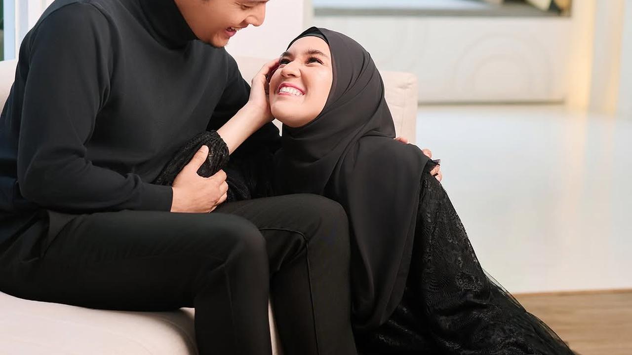 Potret Dhini Aminarti dan Dimas Seto yang Makin Romantis ( IG @dimasseto_1 @dhiniaminarti)