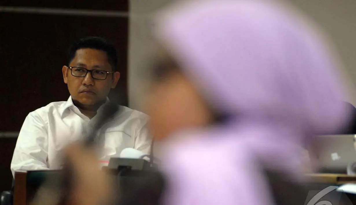Mantan Manajer Marketing PT Anugerah Nusantara, Clara Maureen mengaku adanya pengeluaran dana terkait pembelian mobil Toyota Harrier untuk mantan Ketua Umum Partai Demokrat, Anas Urbaningrum, Senin (7/7/2014) (Liputan6.com/Miftahul Hayat)
