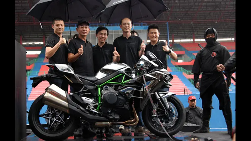 Kawasaki Ninja H2 dan H2R Diluncurkan