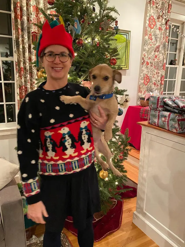 Seorang Perempuan Hanya Kenakan Satu Dress Selama 100 Hari