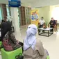 Menaker Ida berdialog dengan penerima manfaat program JKP di Gedung Pusat Pasar Kerja Jakarta Selatan (Istimewa)