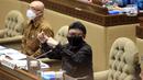 Menteri Pendayagunaan Aparatur Negara dan Reformasi Birokrasi (PANRB) Tjahjo Kumolo mengikuti rapat kerja dengan Komisi II DPR di Kompleks Parlemen, Senayan, Jakarta, Rabu (24/3/2021). Rapat kerja tersebut membahas rekrutmen CPNS tahun 2021. (Liputan6.com/Angga Yuniar)